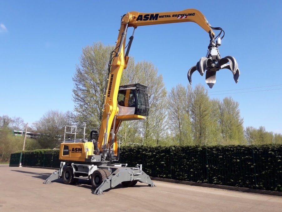 Grab vehicle at ASM Metal Recycling in Kings Langley